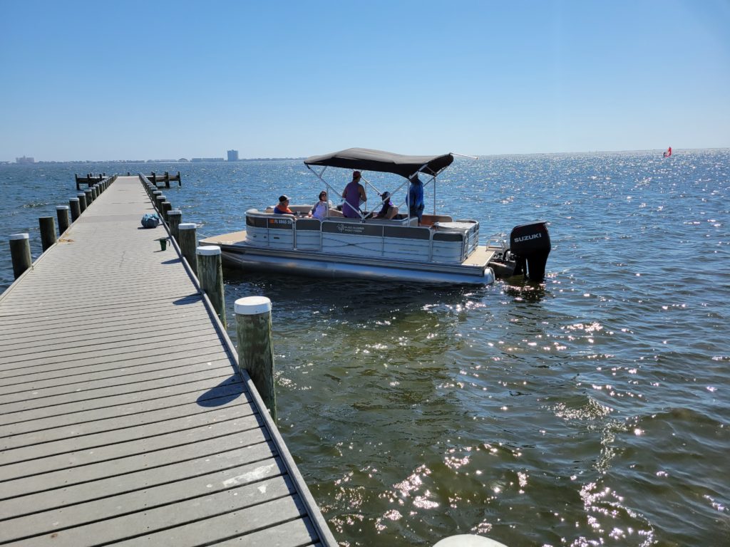 Pontoon boat rental at Shoreline park.
